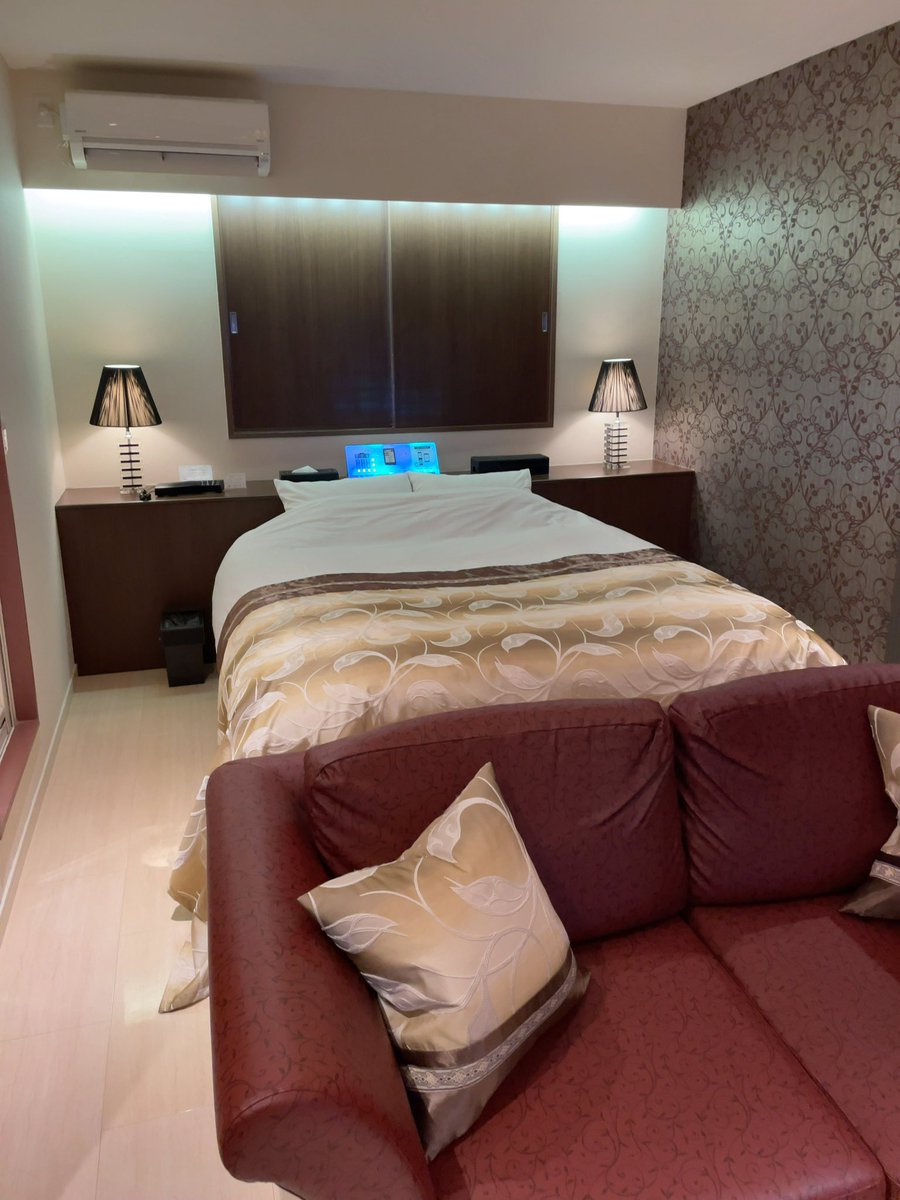 Makira_2's tweet photo. 今年4月のラブホデートは、HOTEL MYTH F-1（ホテル マイス エフワン）の113号室、2回目の利用かな
2時間休憩で4590円を自動精算機で支払い、部屋がキレイでいい感じ
帰りに北御門で諫早名物「楽焼うなぎ」で腹ごしらえ https://t.co/GfoVnxysYn