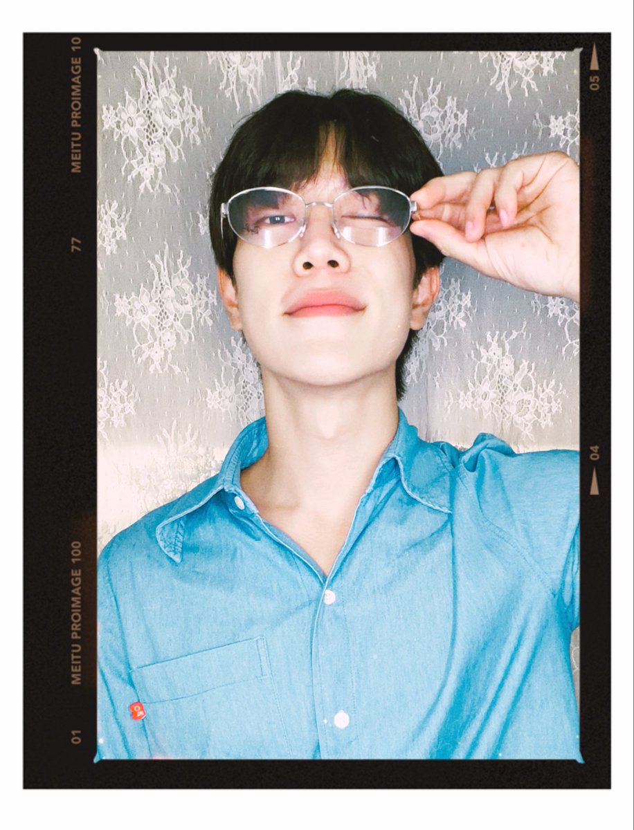 MisterGrtsp's tweet photo. แว่นคับแว่น #grtsp https://t.co/cmw0HPxdmv