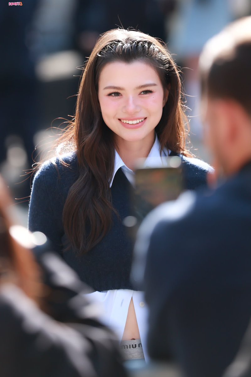 TheePopCore's tweet photo. Becky Armstrong shines absolutely beautifully at the Miu Miu show. https://t.co/0X7JzjrWB5