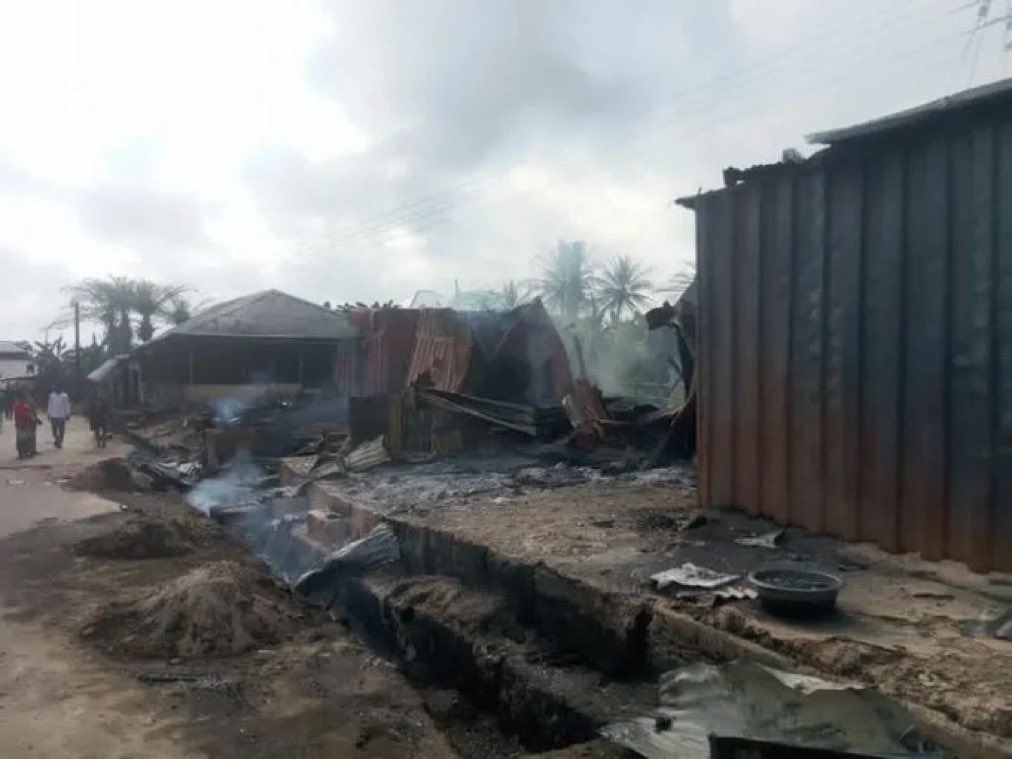 instablog9ja's tweet photo. Cross River Petrol Tanker Crash Claims One Life, Leaves Another Inj¥red https://t.co/ejKPqw3gkb