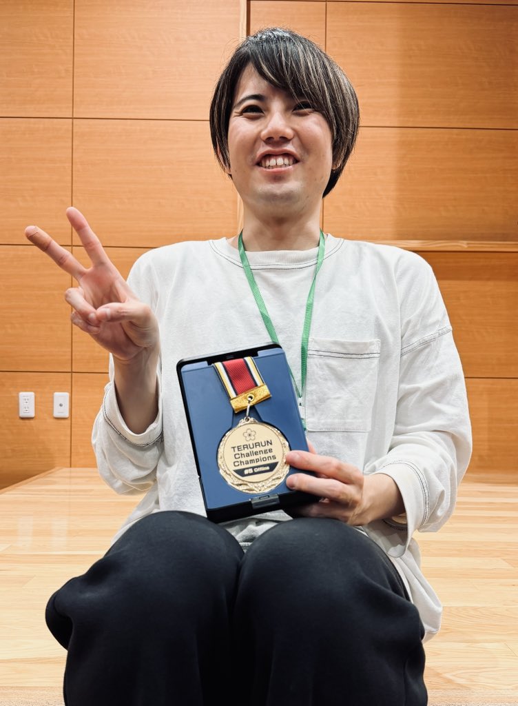 alcana_10906's tweet photo. てるチャレ#5オフ優勝🥇！！！！

構築も最強で良いプレイもたくさん出来た1日だった！
メイン/サブ配信卓にたくさん映ったので是非見てください
優勝に導いてくれた最強構築創始者のベテ(@colonel_vete)に超絶感謝🙏

いっぱい熱い試合ができていっぱい勝てていっぱい話せた楽しい1日をありがとう！ https://t.co/p8IAJzPJhO