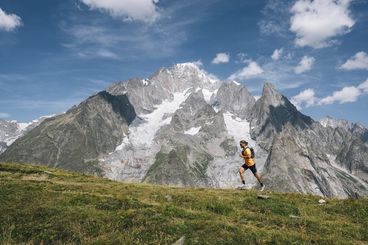 Apenpanigoro's tweet photo. "Chasing peaks, listening to heart's cries—mountains u0026 promises fuel every run ♂"， https://t.co/8hDCNmr92B