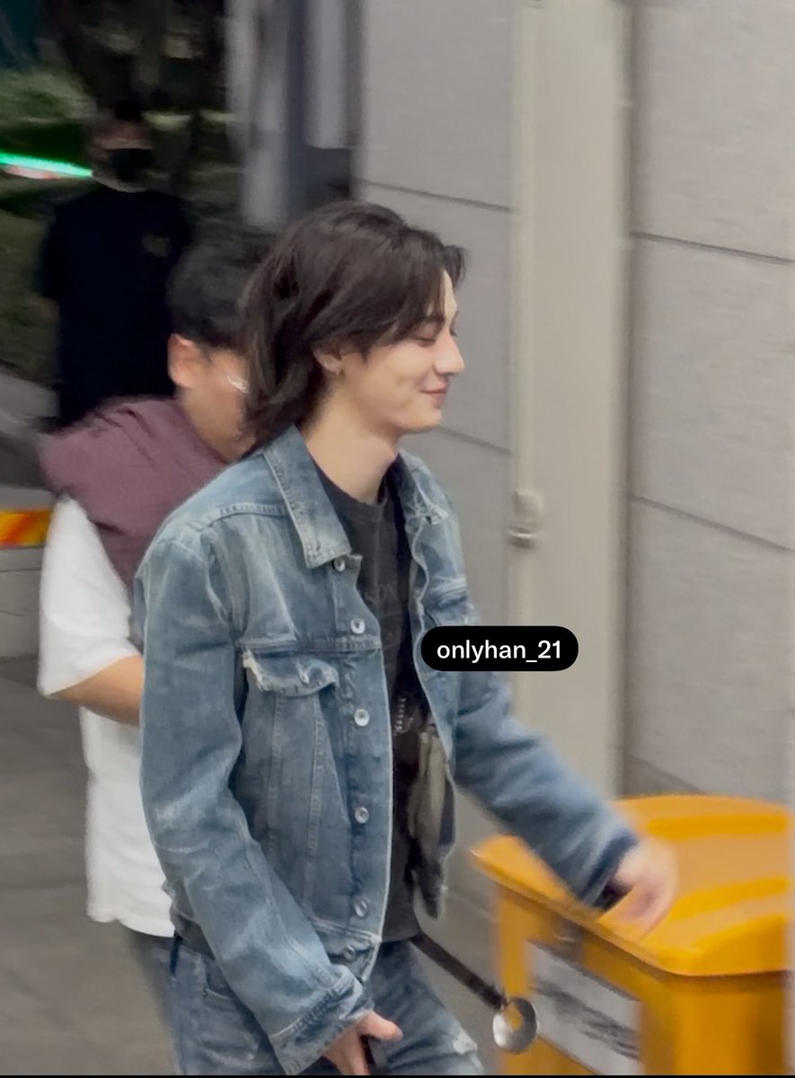 onlyhan_21's tweet photo. 귀여운 입꼬리☺️😁 https://t.co/5uPtk7GTgG