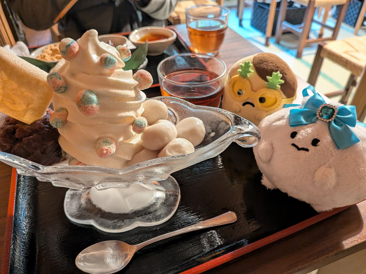 edamame0855's tweet photo. お目当ての不室茶屋さんへ☺
白玉生麩が、つるつる・もちもちでおいしい…✨これがお麩だなんて、ちょっと信じられない🤭並んだ甲斐があったね〜
#ポップコーンのつぶお
#ぬい撮り #ぬい活 https://t.co/nTAnJhYVaM