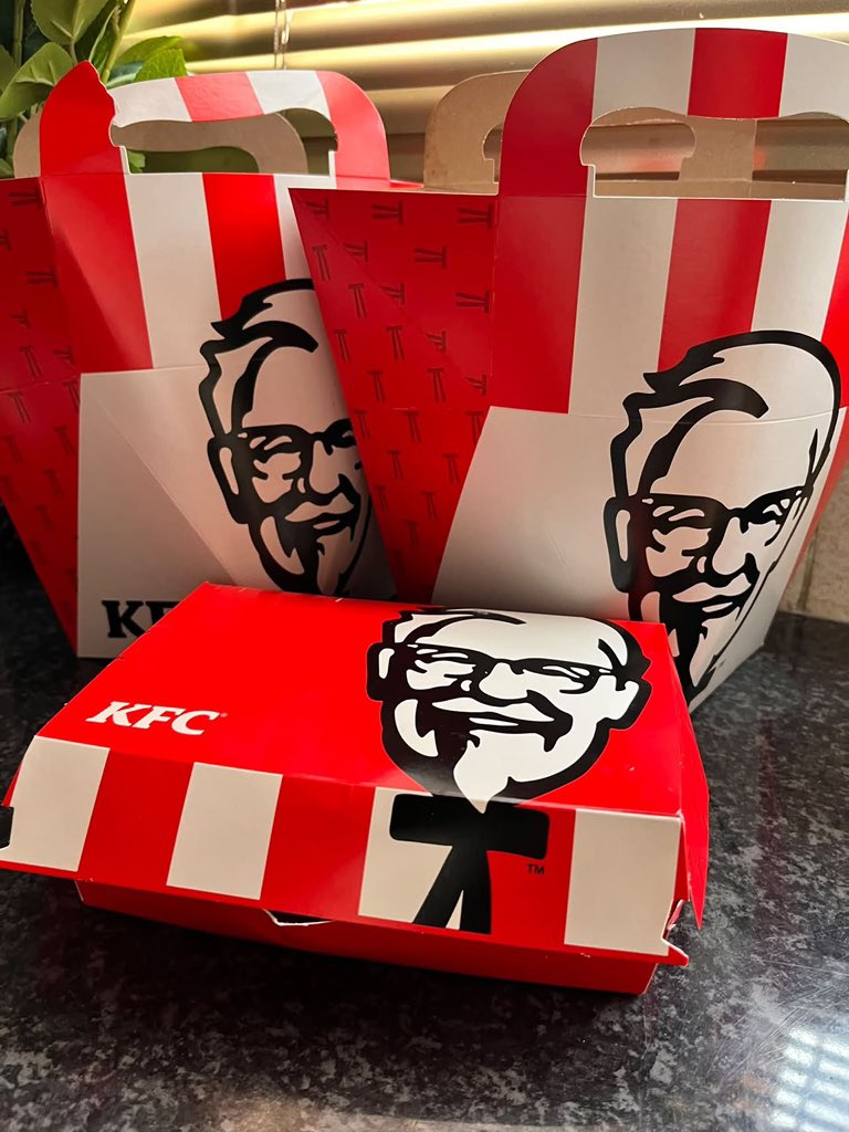 msiziworld's tweet photo. The only meal that makes sense today KFC https://t.co/0otFtC2x9i
