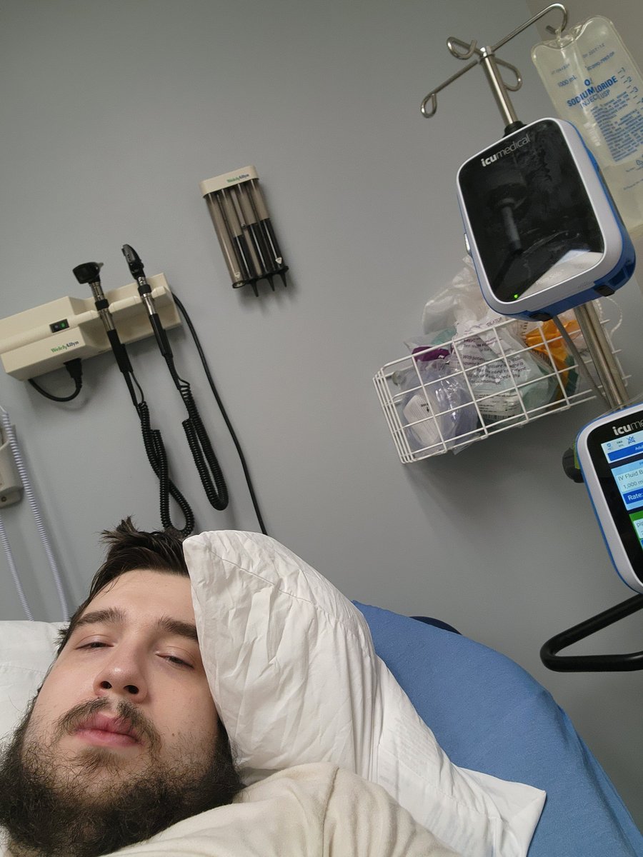 Livid_Lite's tweet photo. Was not food poisoning was appendicitis https://t.co/UhdTC03nA2