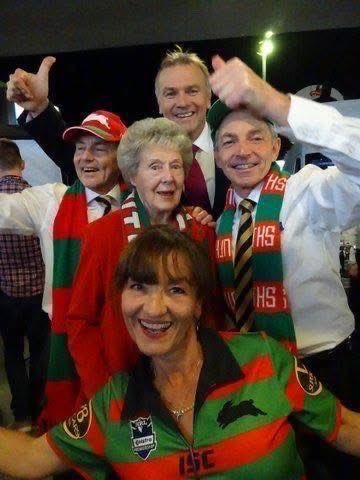 munsieanne's tweet photo. Bring back memories @JimWilsonMedia ??
Another Grand Final - another era! 
My friend Lola!
#Rayner https://t.co/YFqRGF5d1H