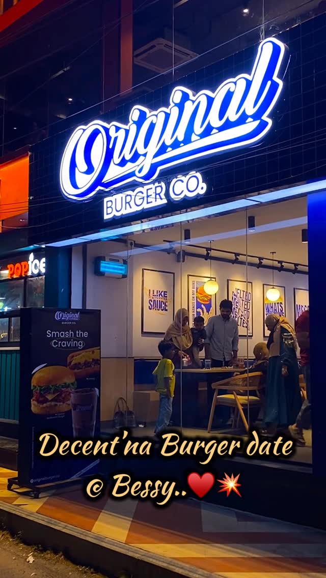 phillipfee5gut's tweet photo. Just Burgeeer, Chennai’s random burger spot with a unique menu. A bit pricey, but the taste is decent and worth trying. Oklahoma Onion Smash Veg Burger: ₹380+. Any burger lovers here? https://t.co/jzcvvvZS05
