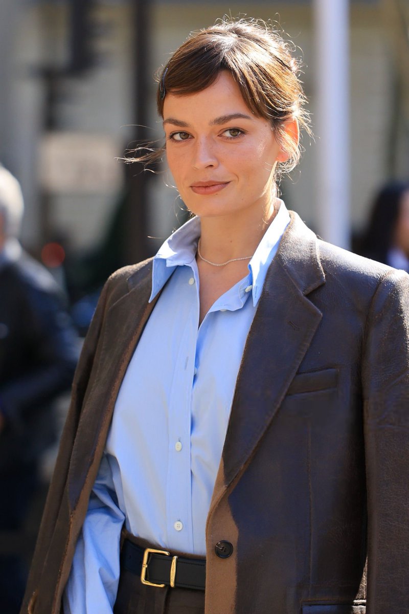 beyzanurapaydin's tweet photo. Emma Mackey attending the Miu Miu SS27 Show https://t.co/bJpDuBIu5q