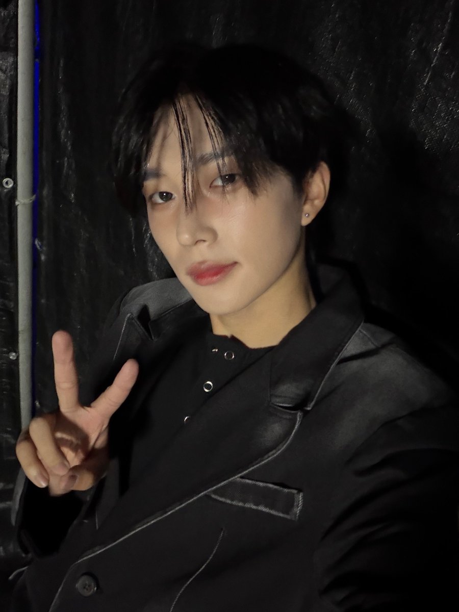 P1H_members's tweet photo. 3일동안 열심히 응원해준 피스!!! 감사합니다😀😀😀👉

#P1Harmony #THEO https://t.co/EaNNTmAcT2