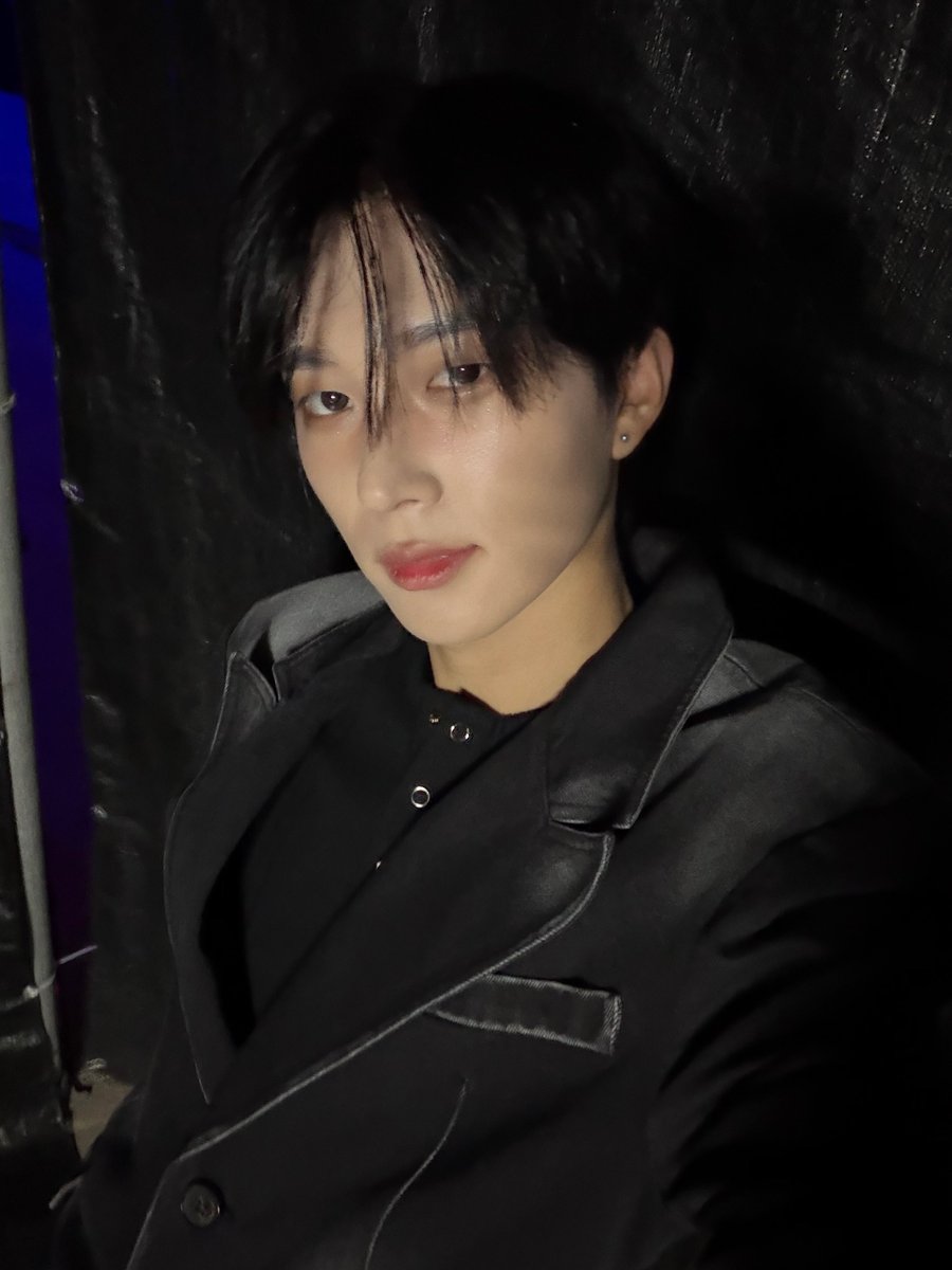P1H_members's tweet photo. 3일동안 열심히 응원해준 피스!!! 감사합니다😀😀😀👉

#P1Harmony #THEO https://t.co/EaNNTmAcT2