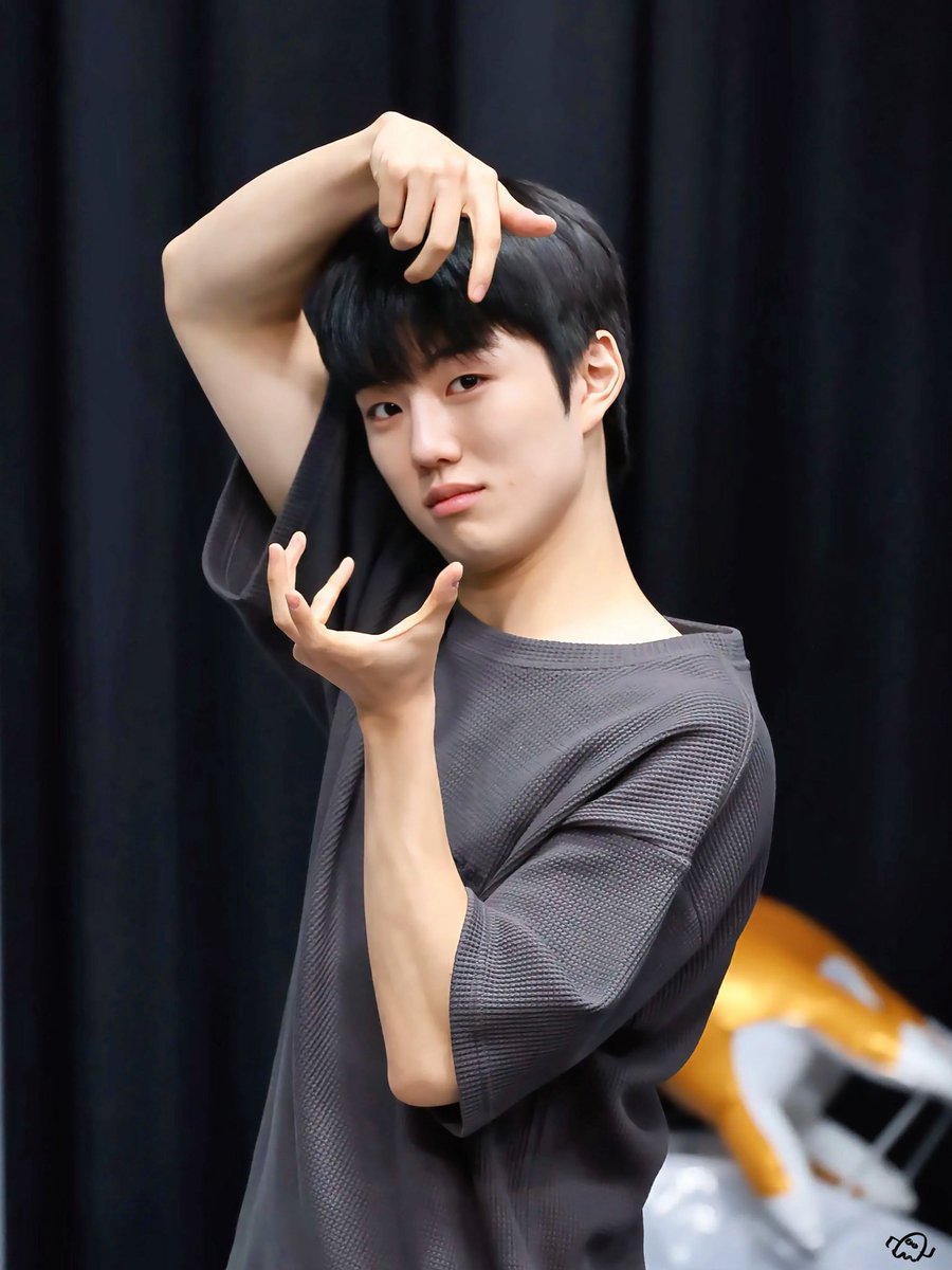 hood_jh_'s tweet photo. 뱉어를 마지막으로 뱉어 ……
킹받는 #박지후 모음 입니다 ……….
🤦‍♀️🤦‍♀️🤦‍♀️ https://t.co/Y4yN54VC9m