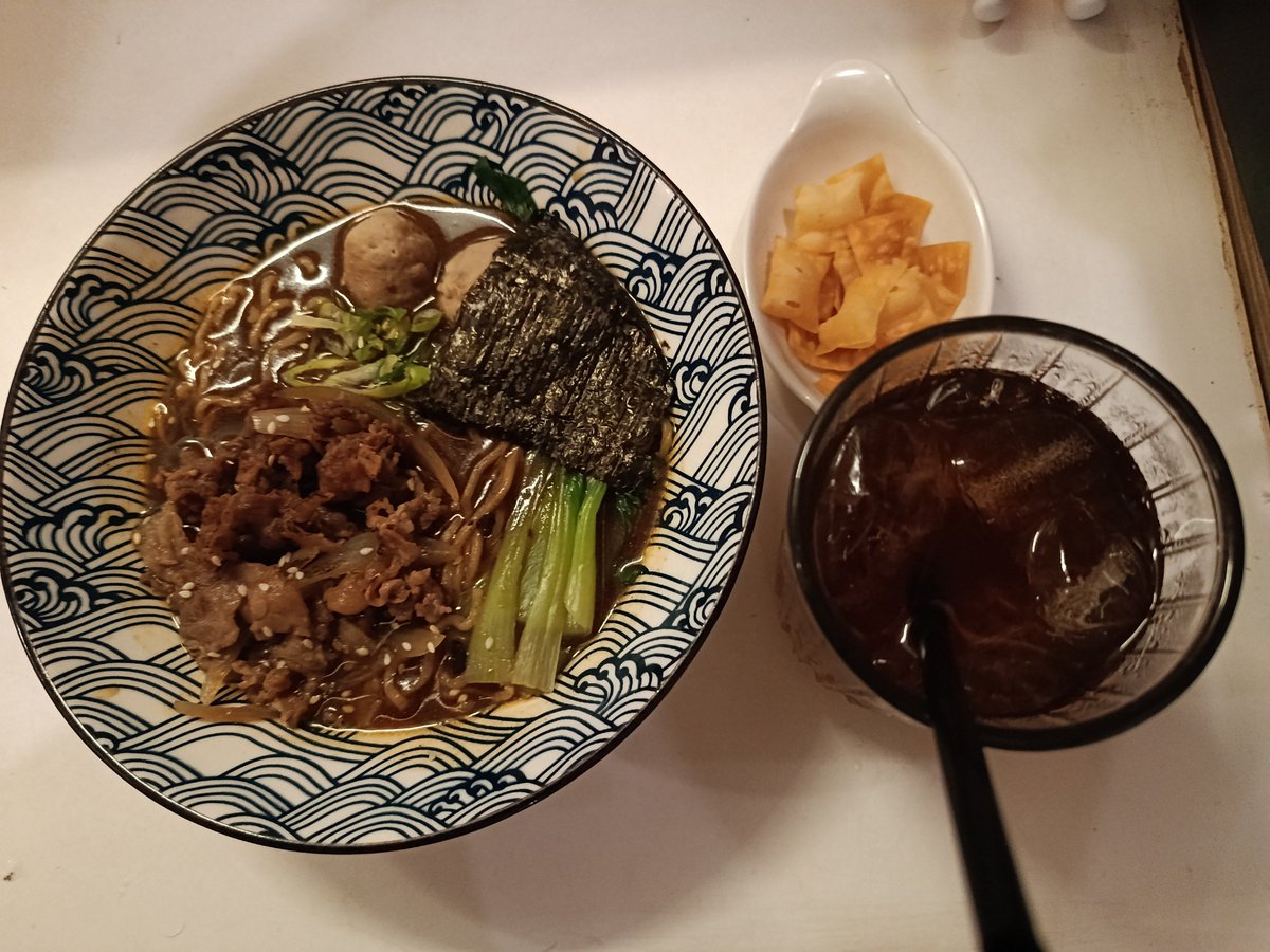 ArviNetz's tweet photo. Ini enak sih 🤤
Tempat makannya dari luar keliatan kureng. Tapi pas masuk, unik juga ni tempat. Makanannya juga enak. 

https://t.co/77wsyeRLrV

#ArviNetz_FoodHunter https://t.co/avljQ8D7lc