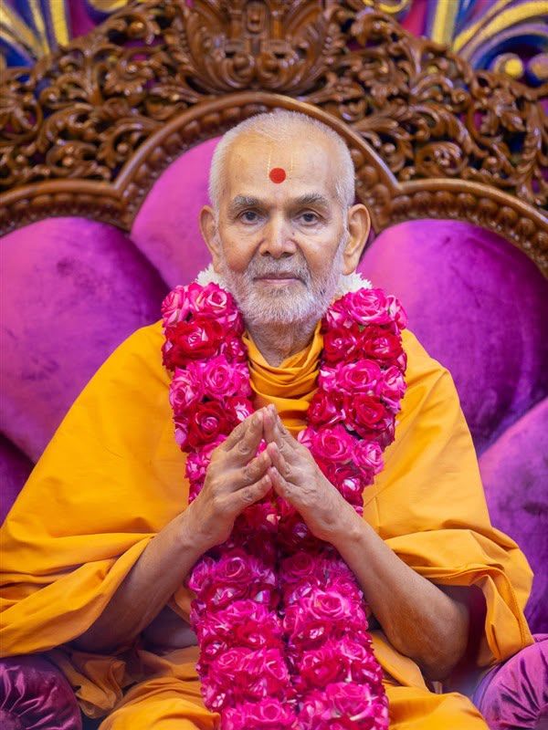 Dev_Fadnavis's tweet photo. On the 93rd birth anniversary (Janm Jayanti) of His Holiness Pujya Mahant Swami Maharaj ji, the spiritual head of BAPS Swaminarayan Sanstha, I extend my heartfelt greetings and prayers.
His Holiness’ life of spirituality, humility and selfless service continues to inspire countless people. 
May his blessings and guidance continue to illuminate the lives of devotees and seekers across the world.
My respectful greetings to His Holiness on this sacred occasion. 🙏

@BAPS
#MahantSwamiMaharaj #JanmaJayanti #BAPS