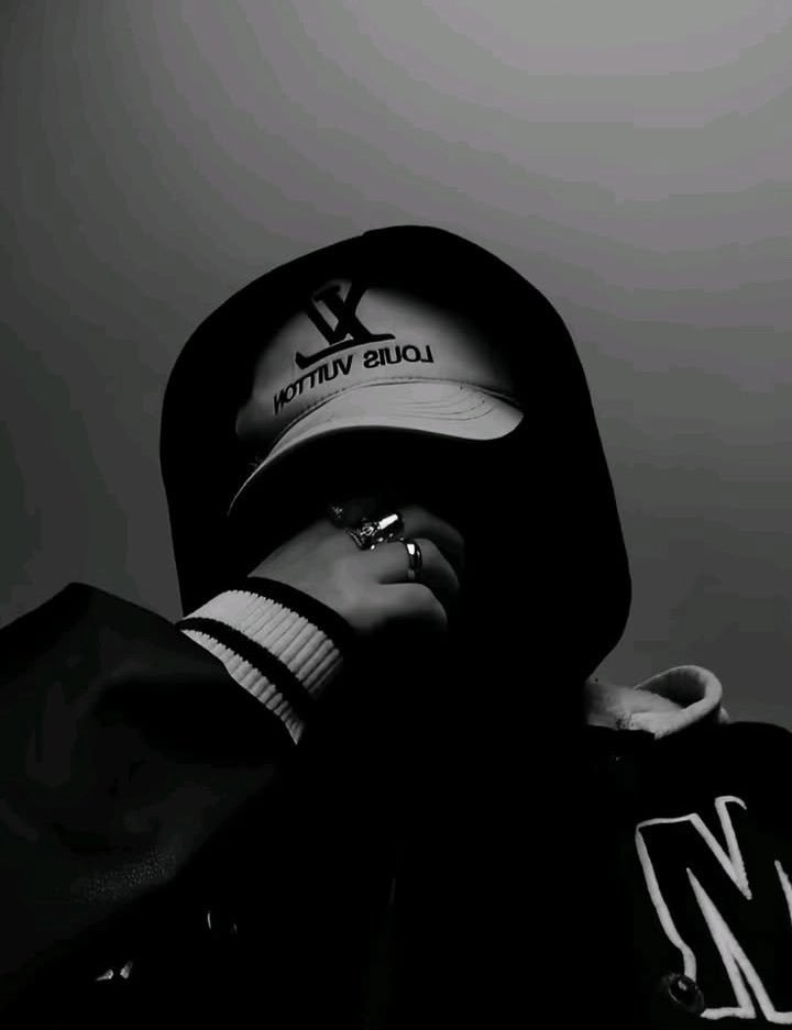 Solex_tee01's tweet photo. The hardest part of growing up is realizing your childhood wasn't normal, you were just used to it🥺 https://t.co/F1U8SzIpSq