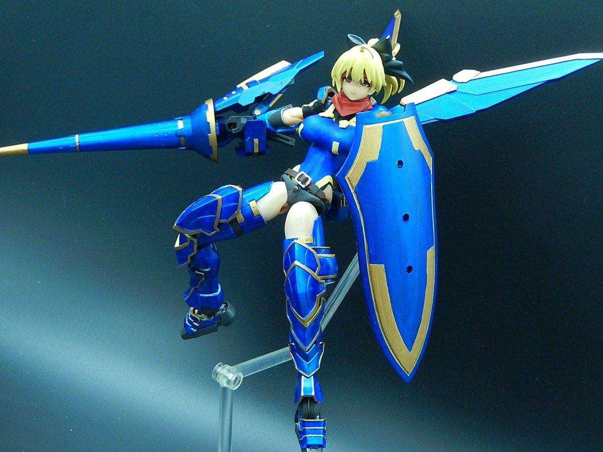 aoharu34's tweet photo. 「さあともに行きましょう。蒼天翔花。この力で、皆を守ります」

フリージアの武装。鳥型の外装を身にまとうことで、短時間の飛行と推進剤によるランスでの突撃を得意とする。身の丈ほどもある盾で仲間を守る

#起き転
 #OC https://t.co/HQaA2df6xb