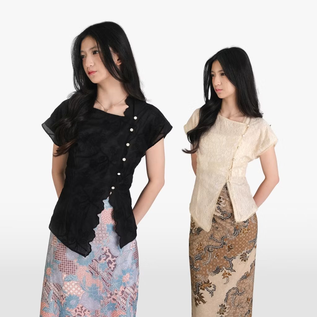prettyfindss's tweet photo. Serius ini kebaya cantik elegan banget! 
Rugi banget sih kataku kalo cewek cewek ada yg belum tau kebaya ini 🥹 https://t.co/zRJY7tSxfU