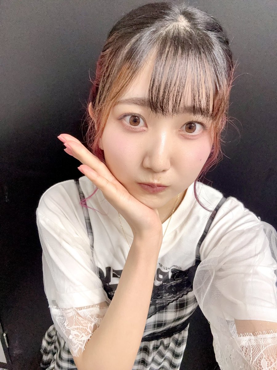 a_yabushima's tweet photo. #薮島朱音がYATTEKURU
ありがとうございました〜！！
2部とも、本当に楽しすぎてずっと笑ってました🤣
棚からぼたもち、ハーバー、みんなが犬になったり…。
アドレナリン出すぎて最高でした！
ギャンブラーの才能あるんでしょうか…笑
あやにBINGOゲームは助けられました✌️

ぎおん太鼓、美味しすぎます🥰
また北九州に来れますように…！！✨️
#あるあるCity