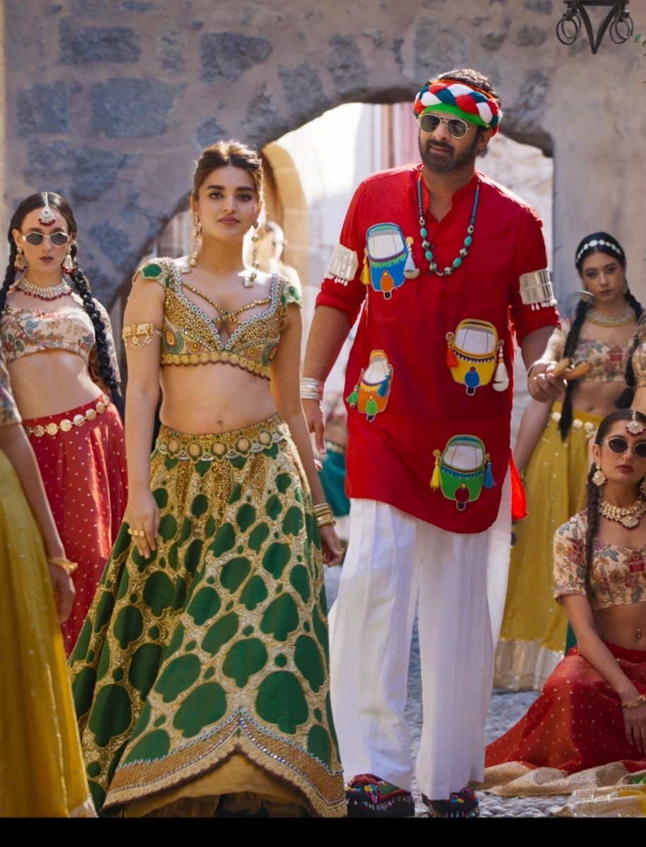 nikyendukuraa's tweet photo. Fraud nakodaka Luccha nakodaka
Koxxa nakodaka Yerrihuk nakodaka 

Ivi asalu love song lo use chese costumes ah ra adukku tenge nakodaka @DirectorMaruthi https://t.co/2Ityq49GuR