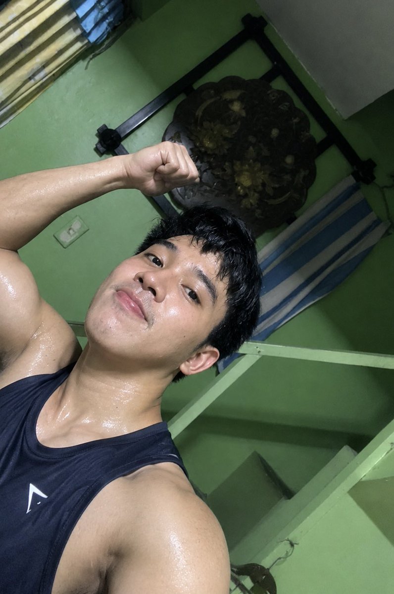 chris_noel18's tweet photo. 90% sweat https://t.co/fVkA0RGeQ4