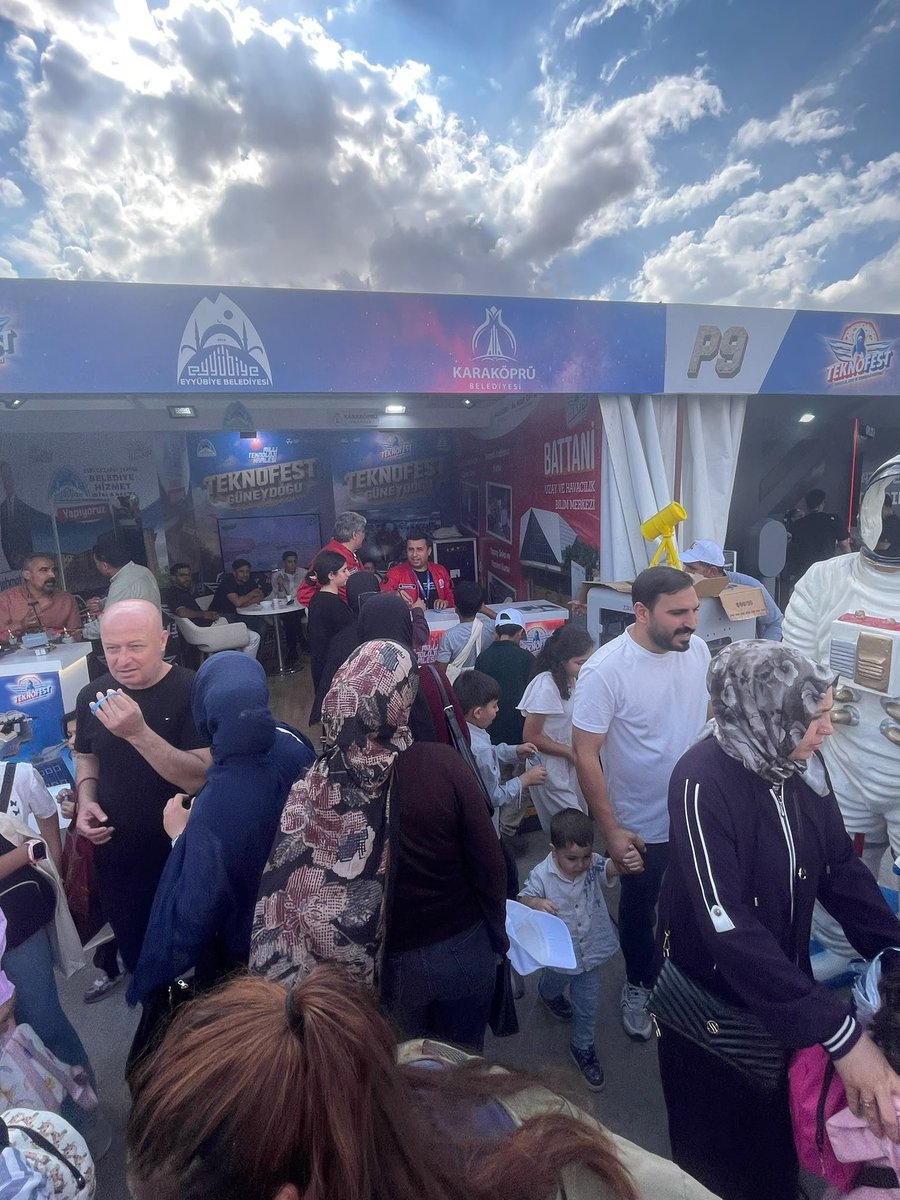 Karakoprubel's tweet photo. #TEKNOFEST’te son günümüz ama enerjimiz hâlâ zirvede! ⚡🚀

📍GAP Havalimanı 

Standımızda misafirlerimizi ağırlamaya ve bu büyük heyecanı birlikte yaşamaya devam ediyoruz.

#Şanlıurfa #Karaköprü https://t.co/B9lPdIkMaL