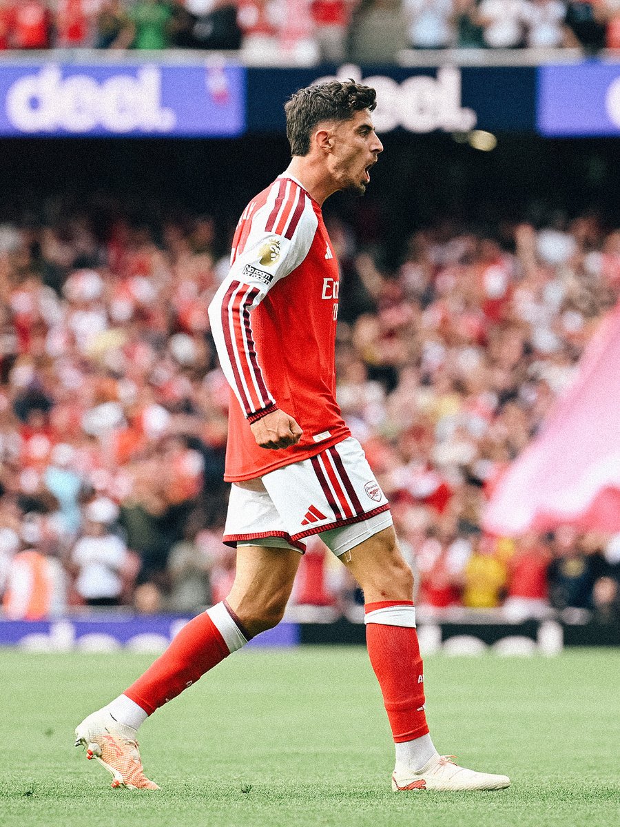 Arsenal's tweet photo. Sep 5th - Declan Rice is presented his Player of the Year award by a group of young Arsenal in the Community members.

Sep 6th - Kai and Martin fire us to a home victory over Chelsea.

Sep 6th - Jurrien Timber meets up with NBA star James Harden in N5. https://t.co/DMxizXuEJk
