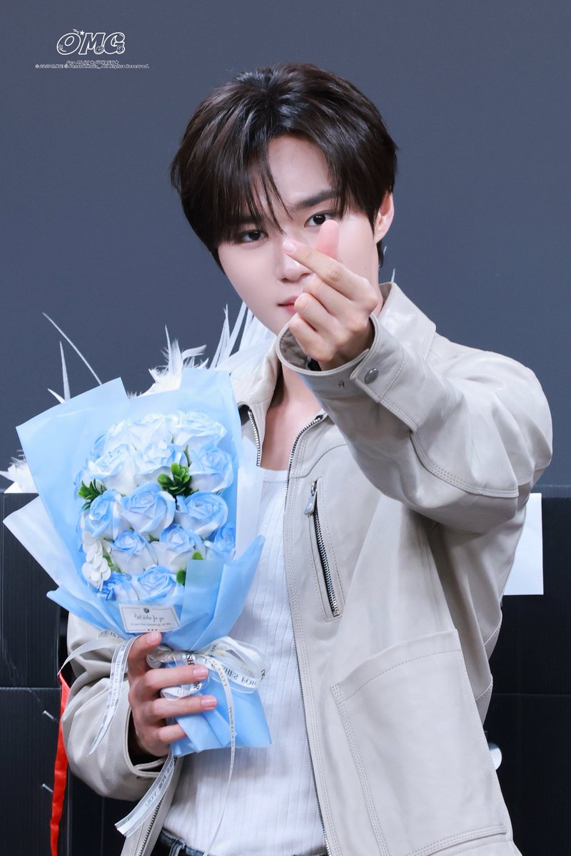 JunseOMeGa_'s tweet photo. 261004 뮤직플랜트

#준서 #김준서 #JUNSEO #ジュンソ　
#알파드라이브원 #알디원 #ALD1 #ALPHADRIVEONE https://t.co/AYlR61ZWBb