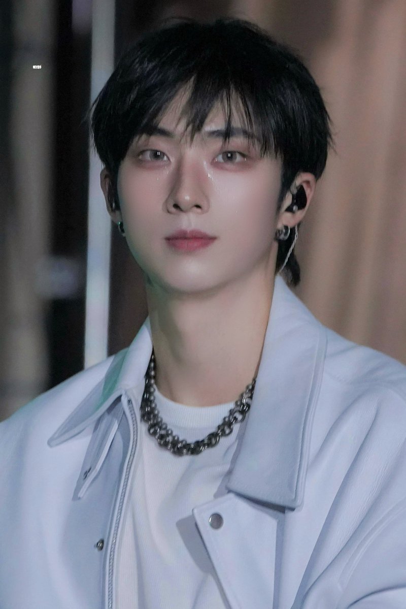 USER_jiung's tweet photo. choi jiung looks from the past three days ˚ʚ♡ɞ˚ https://t.co/XEx5IqbqnP