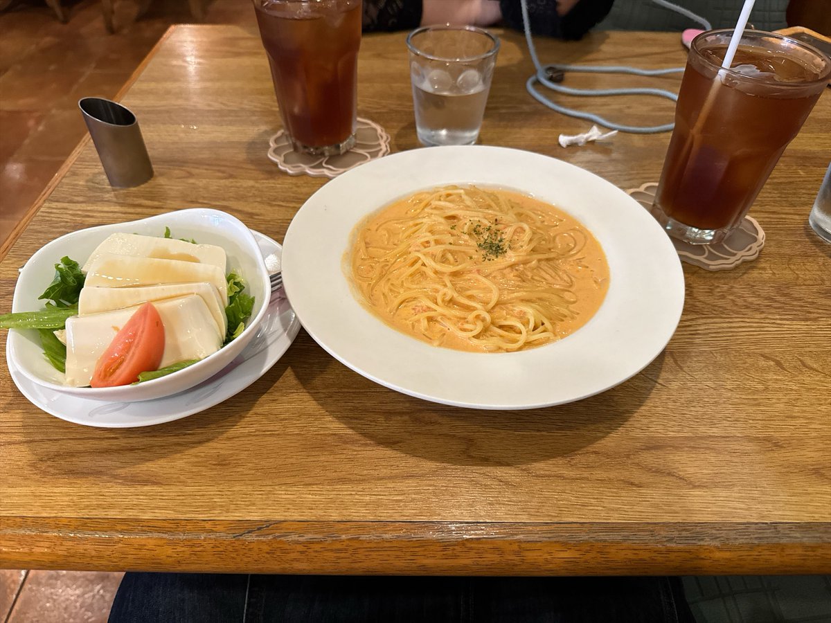 8yhN8's tweet photo. 後輩と愚痴＆おしゃべり会
今後のこと話してた

学生時代は良く行ってたなー
ここのカフェ(笑) https://t.co/W5sHXLhVCf