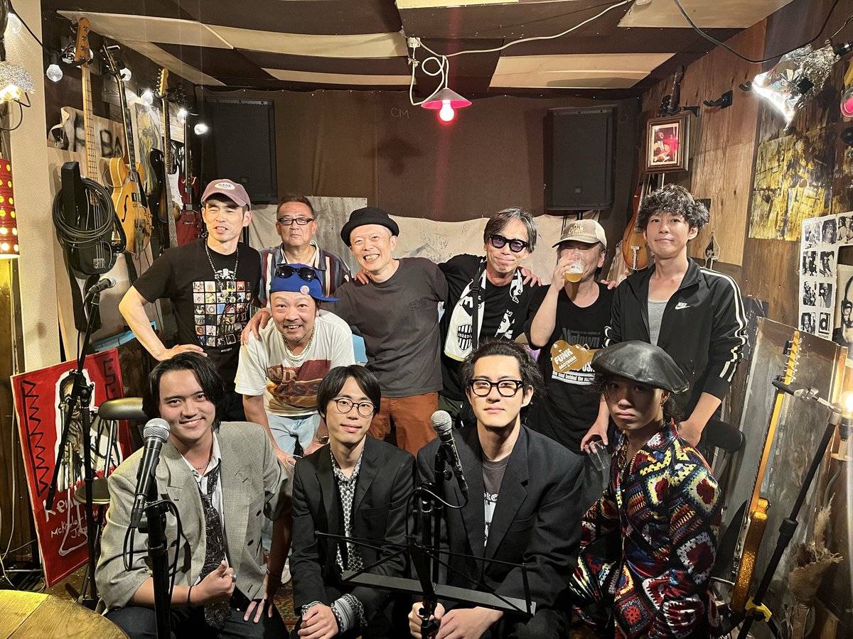 ThePythons_drum's tweet photo. 滞りなく終了いたしました。
いやぁ〜楽しい昼間のひと時でした。
オッさん、頑張りました🤣
EDEL STADT、カッコ良かったなぁ…
またいつの日か何処かでご一緒できれば嬉しいです。
帰路気をつけてねー https://t.co/PxfcajSTIB