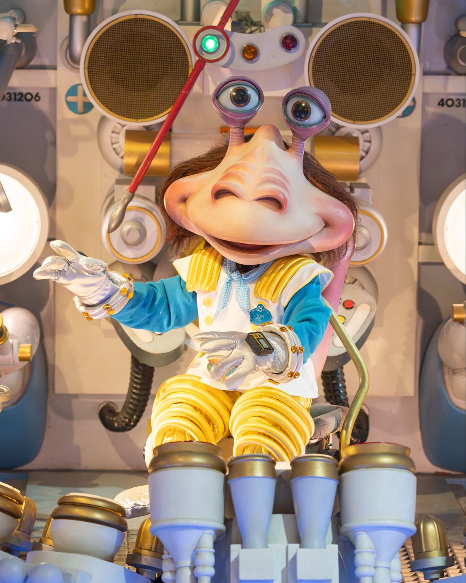 Tacky_Mouse's tweet photo. トニー・ソラローニの名札やっと撮れたぁ〜！
パンギャラの2階でずっと望遠構える変なおじさんになってたけど。

「とにー」ってひらがなで書いてあるのかわいい。 https://t.co/PoGmU3mOYK