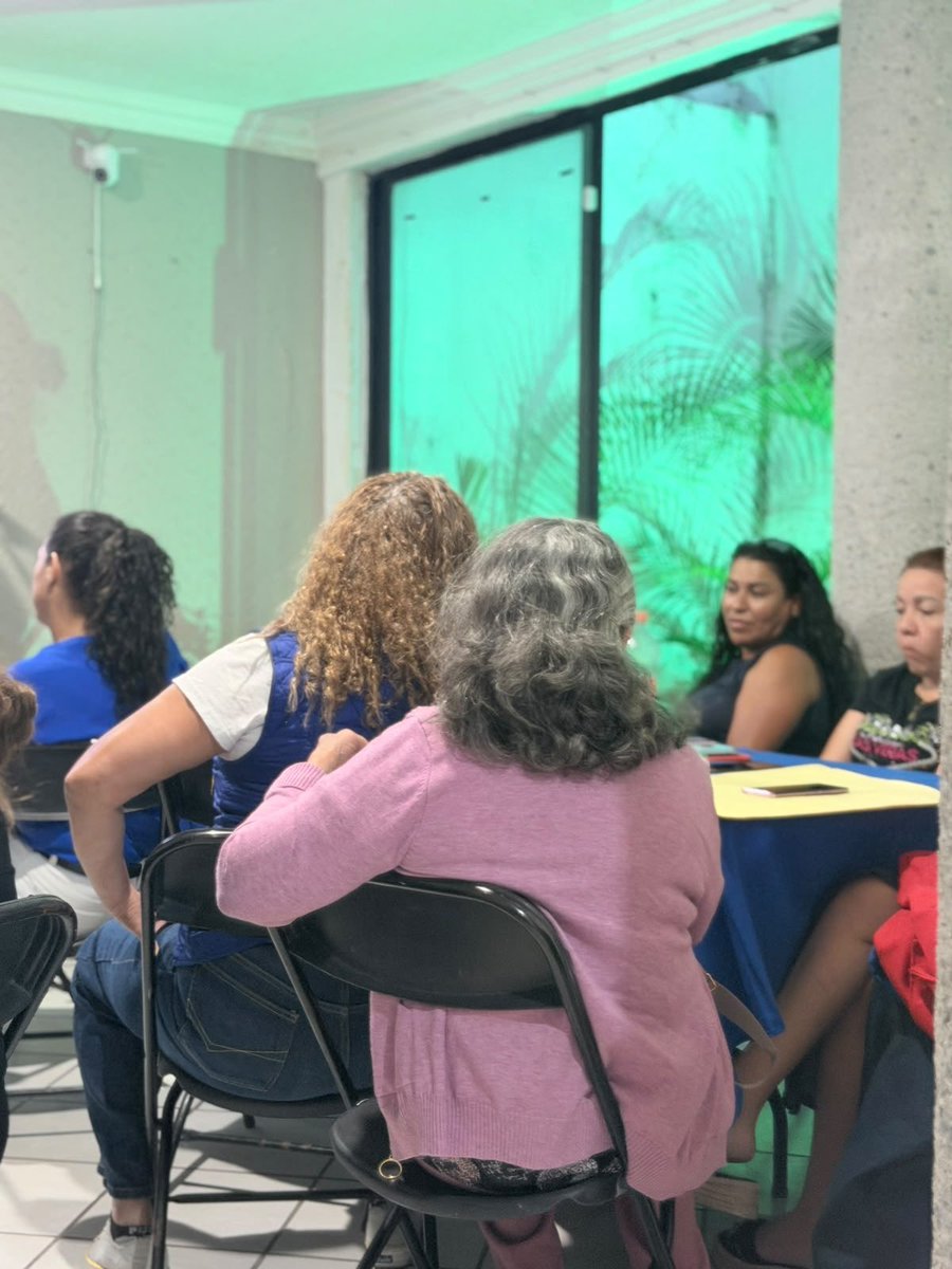 VenteMexico's tweet photo. La libertad se construye organizándonos. 🇻🇪🇲🇽

Vente Querétaro realizó su segundo café pilares vente esta semana, los Pilares Vente son el espacio para conectar con nuestra gente y sumar voluntades, dentro y fuera de nuestras fronteras.

¿Vives en Querétaro? Súmate. https://t.co/XdUDPqTC3I