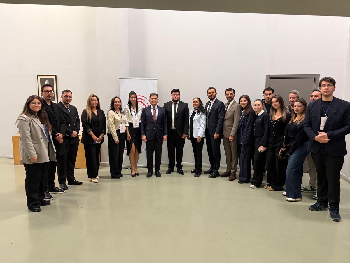 NaciCinisli's tweet photo. Pusula Platformu’nun organize ettiği ‘’29 Ekim Cumhuriyet’in kuruluşu ve geçmişten günümüze siyaset’’ konulu panelde genç siyasetçi kardeşlerim ile bir araya geldik.

Davetleri için değerli Başkan @bahadiraliakin Bey’e, kıymetli yönetimine teşekkür ederim.

Ayrıca salonlarını tahsis ettiği ve bizzat katılarak bizlerle beraber oldukları için @sislibelediyesi Başkan Yardımcısı Şaban Demirel Bey’e de şükranlarımı sunarım.