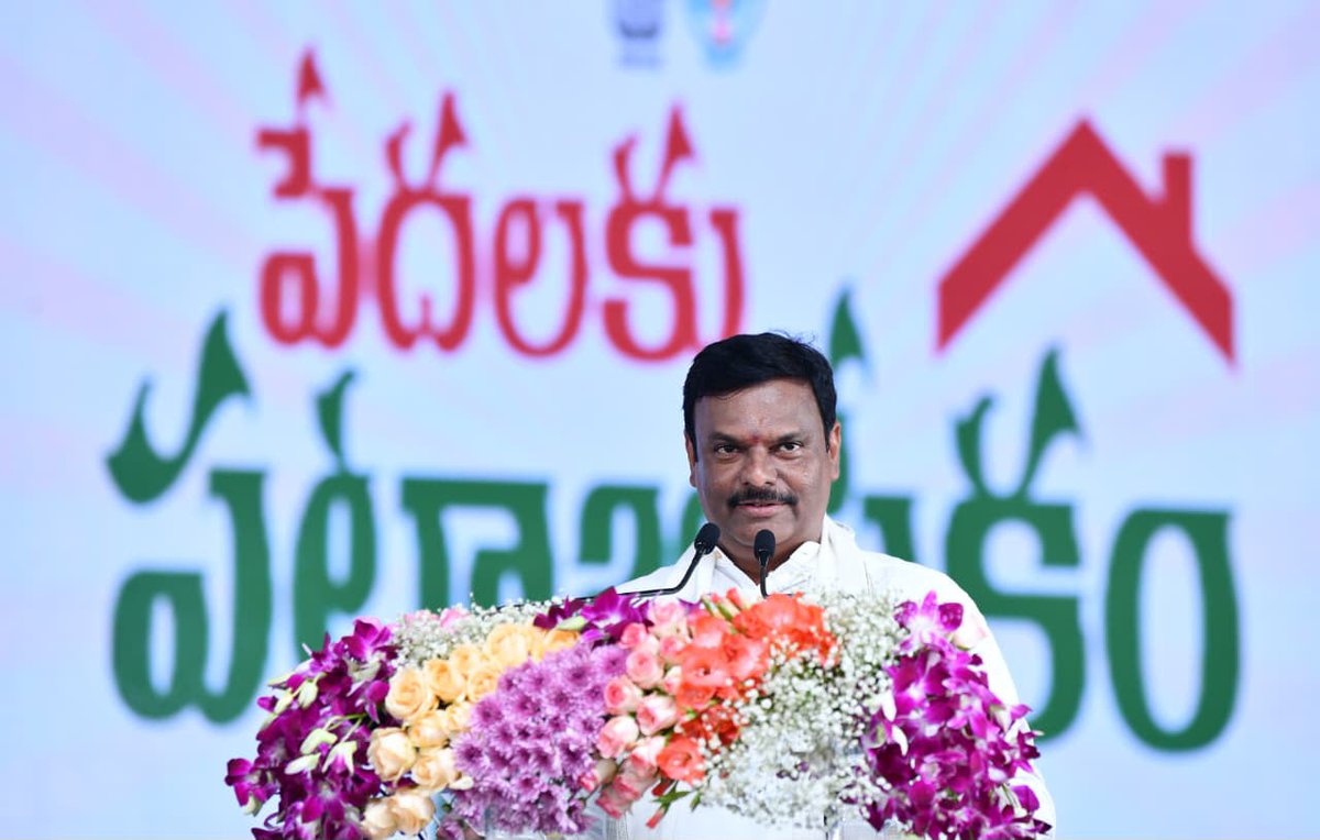 MadhavBJP's tweet photo. పేదల సొంతింటి కలను సాకారం చేయడంలో మరో కీలక ముందడుగు! 

ఆంధ్రప్రదేశ్‌లో PMAY-G 2.0 కింద 3 లక్షల ఇళ్ల నిర్మాణానికి గుంటూరు జిల్లా తెనాలి నియోజకవర్గంలోని బుర్రిపాలెంలో జరిగిన శంకుస్థాపన కార్యక్రమంలో కేంద్ర గ్రామీణాభివృద్ధి శాఖ మంత్రి శ్రీ @ChouhanShivraj గారు, గౌరవ ముఖ్యమంత్రి శ్రీ @ncbn గారు, కేంద్ర సహాయ మంత్రి @PemmasaniOnX గారు, రాష్ట్ర మంత్రి శ్రీ @mnadendla గారితో కలిసి పాల్గొనడం జరిగింది

అదే సమయంలో తెనాలి నియోజకవర్గంలో 3D కాంక్రీట్ ప్రింటింగ్ టెక్నాలజీతో 177 ఇళ్ల నిర్మాణానికి పైలట్ ప్రాజెక్ట్‌కు శ్రీకారం చుట్టడం విశేషం. ఆధునిక సాంకేతికతను వినియోగిస్తూ వేగవంతమైన, నాణ్యమైన గృహ నిర్మాణానికి ఇది నాంది.

ప్రతి పేద కుటుంబానికి సొంత ఇల్లు — సురక్షితమైన, గౌరవప్రదమైన జీవితం!

ప్రధాని శ్రీ @narendramodi గారి నాయకత్వంలో, ఆంధ్రప్రదేశ్‌లో కూటమి ప్రభుత్వాల సమన్వయంతో అభివృద్ధి మరింత వేగంగా ముందుకు సాగుతోంది.