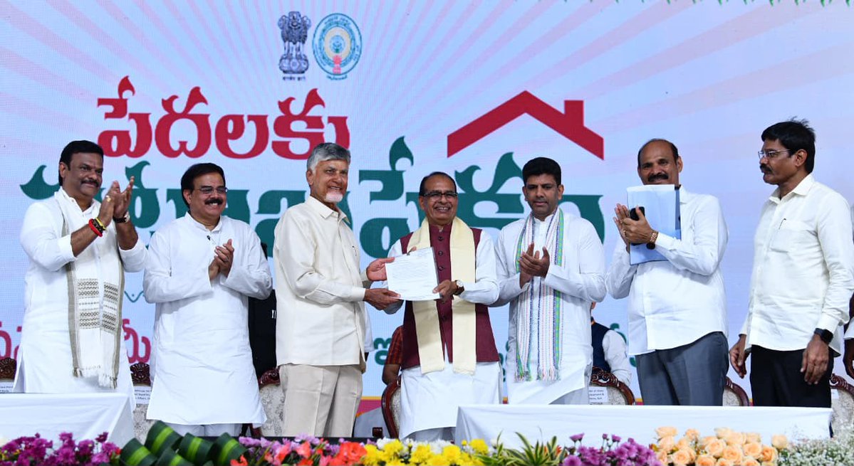MadhavBJP's tweet photo. పేదల సొంతింటి కలను సాకారం చేయడంలో మరో కీలక ముందడుగు! 

ఆంధ్రప్రదేశ్‌లో PMAY-G 2.0 కింద 3 లక్షల ఇళ్ల నిర్మాణానికి గుంటూరు జిల్లా తెనాలి నియోజకవర్గంలోని బుర్రిపాలెంలో జరిగిన శంకుస్థాపన కార్యక్రమంలో కేంద్ర గ్రామీణాభివృద్ధి శాఖ మంత్రి శ్రీ @ChouhanShivraj గారు, గౌరవ ముఖ్యమంత్రి శ్రీ @ncbn గారు, కేంద్ర సహాయ మంత్రి @PemmasaniOnX గారు, రాష్ట్ర మంత్రి శ్రీ @mnadendla గారితో కలిసి పాల్గొనడం జరిగింది

అదే సమయంలో తెనాలి నియోజకవర్గంలో 3D కాంక్రీట్ ప్రింటింగ్ టెక్నాలజీతో 177 ఇళ్ల నిర్మాణానికి పైలట్ ప్రాజెక్ట్‌కు శ్రీకారం చుట్టడం విశేషం. ఆధునిక సాంకేతికతను వినియోగిస్తూ వేగవంతమైన, నాణ్యమైన గృహ నిర్మాణానికి ఇది నాంది.

ప్రతి పేద కుటుంబానికి సొంత ఇల్లు — సురక్షితమైన, గౌరవప్రదమైన జీవితం!

ప్రధాని శ్రీ @narendramodi గారి నాయకత్వంలో, ఆంధ్రప్రదేశ్‌లో కూటమి ప్రభుత్వాల సమన్వయంతో అభివృద్ధి మరింత వేగంగా ముందుకు సాగుతోంది.
