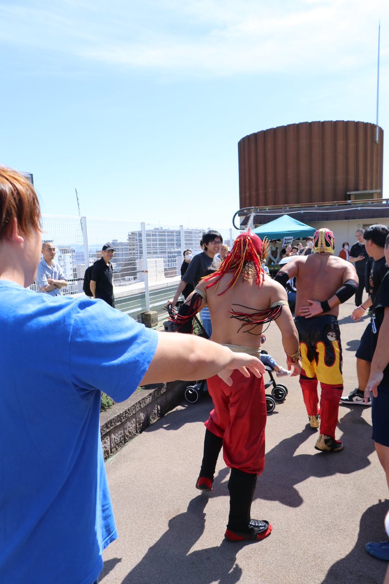 rodemugasuki's tweet photo. 絶対!身体デカくなってるよね?😳💦 #佐野蒼嵐 #VerteX #大阪プロレス #伊丹ショッピングデパート https://t.co/qKNNn2zUyZ