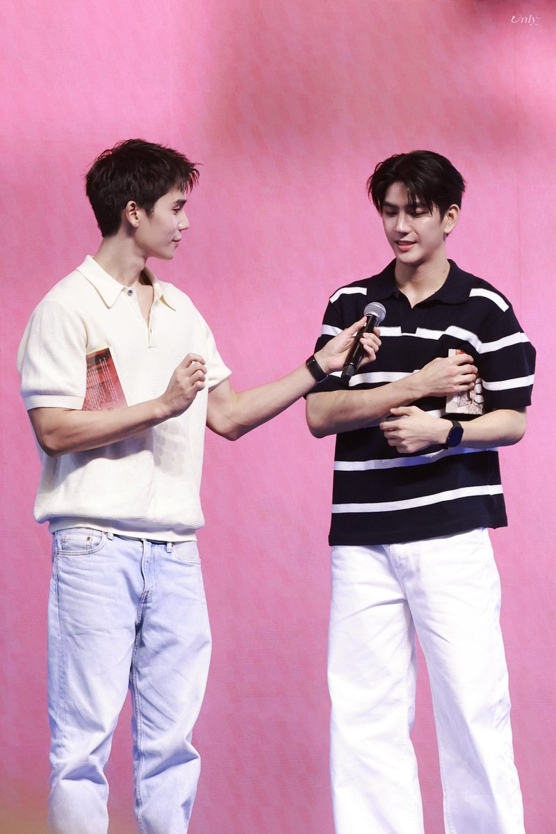 only_fbjs's tweet photo. • 261004 • 🥑🌊🛟

กุเป็นลิง 🫪

JS CEAN LOVELYFAM

#GMMTVFANIVAL2026HappyFamilyxJS
#IWillAlwaysSaveYou
#jimmyyjp #sea_tawinan https://t.co/X0nhfGTLkx