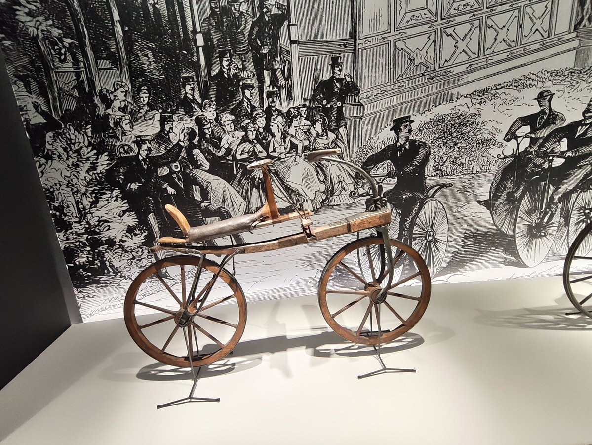 sa0jt's tweet photo. シマノ自転車博物館

今の目線からではふざけた構造に見える自転車も、当時での合理性と真摯さの上に成り立っていると思い知らされ襟を正された。
それはそれとして、ふざけた自転車！となった自転車はだいたいイギリス製 https://t.co/qMbdIsdT3a