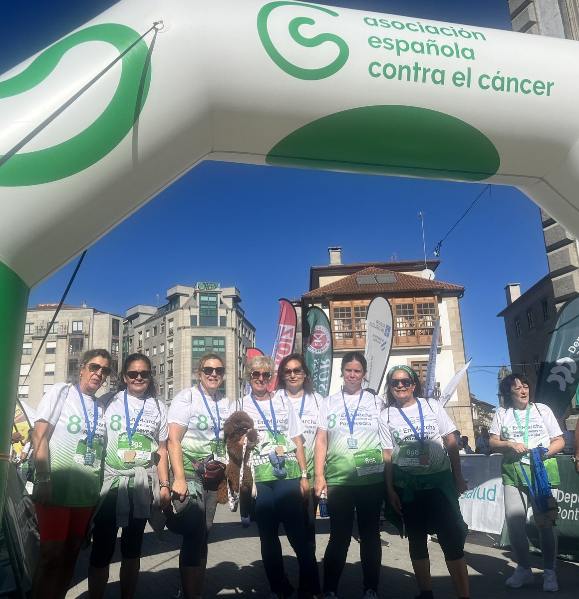 GABI_begonha's tweet photo. 💚 Parte da equipa de #oncoloxia da @ponsalsergas na 8ª #MarchaContraoCancro organizada por @ContraCancerPON @ContraCancerAC Moito que facer para seguir mellorando os coidados dos pacientes e familias !Que nunca falten as ganas e enerxia🌞#reto2030 #cadapasoconta @SOG_Galicia https://t.co/BouxQ1DFsM