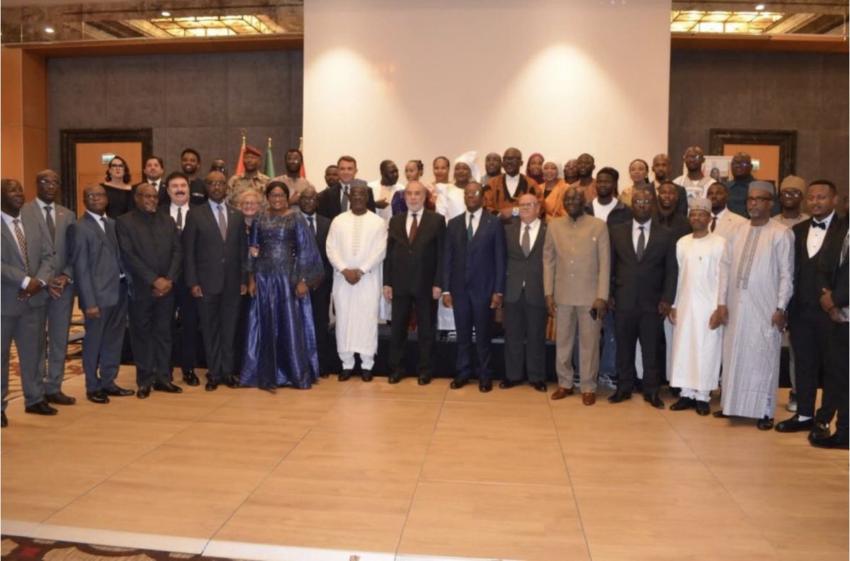 NurSagman's tweet photo. Je souhaite une très belle fête nationale à la République de #Guinée. Je garde un très bon souvenir de ce pays qui m’a ouvert les portes de l’Afrique.

#Gine Cumhuriyeti’nin milli gününü kutluyorum. Bana Afrika’nın kapılarını açan Gine’yi sevgiyle hatırlıyorum.
 
🇹🇷🤝🇬🇳 https://t.co/OYnvyVAYv2