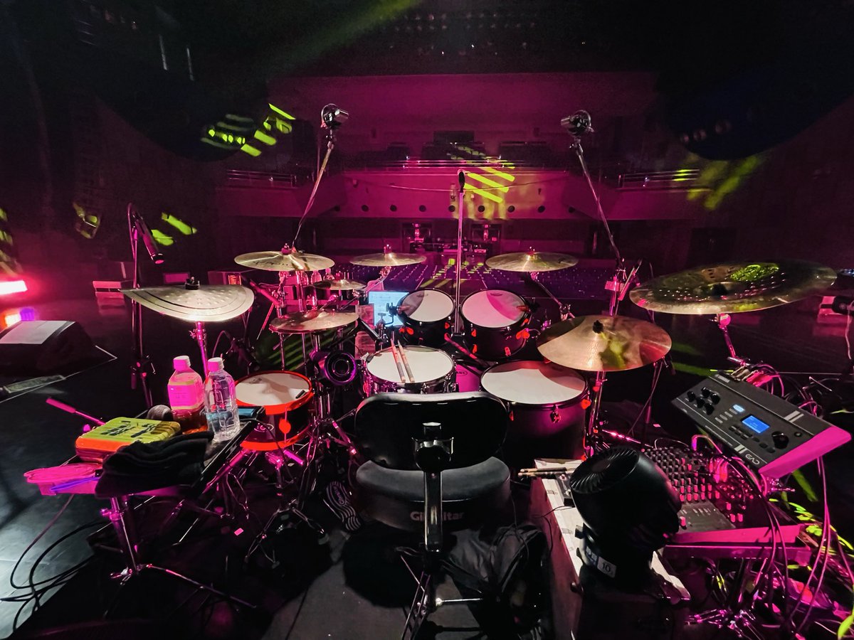 shiba_hisashi's tweet photo. #貴水博之 大阪公演終わりましたー🥁
皆さんのニコニコの顔が後ろまでよ〜く見えました😊
ありがとうございました‼️

次は名古屋で❗️
振替があるけど一応ファイナル⁇
よろしくですー‼️ https://t.co/XdnRLERoDG