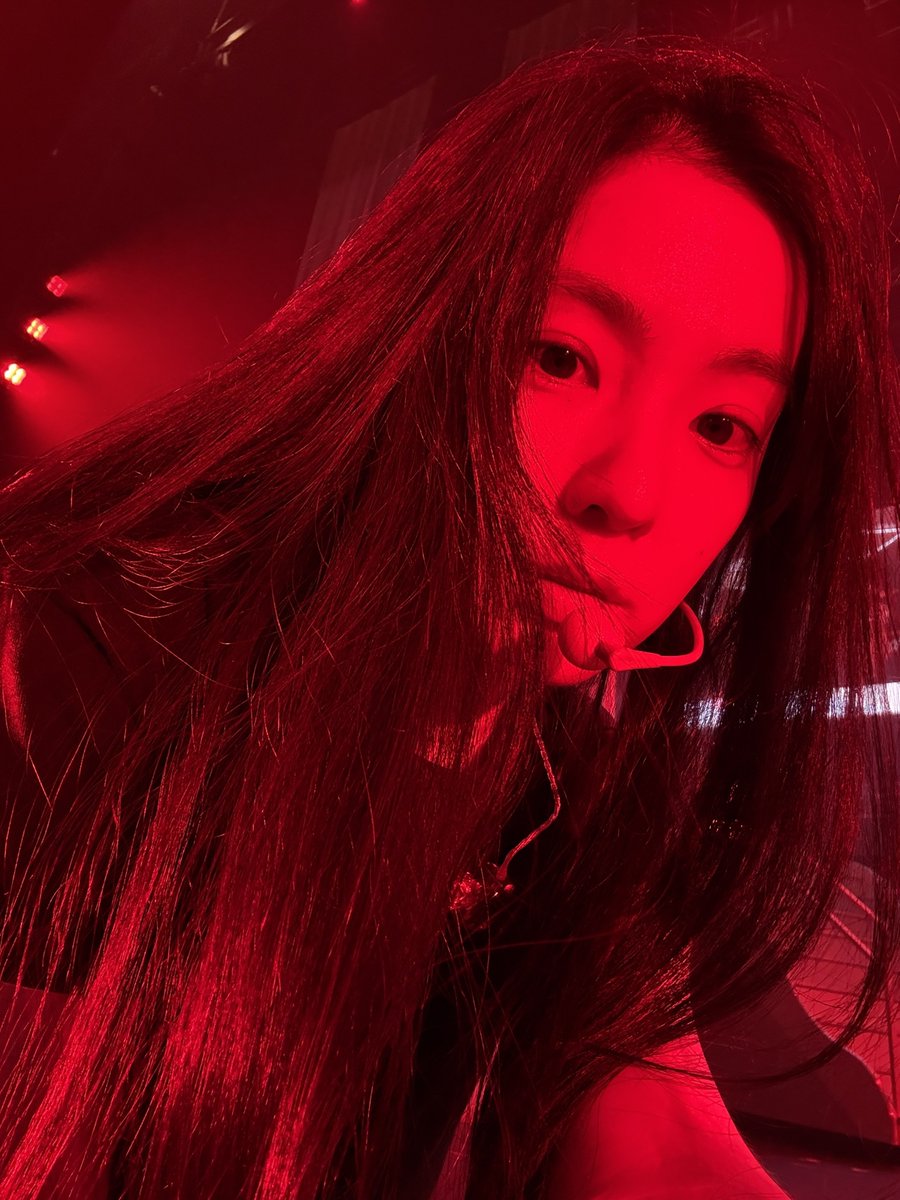in23iwd's tweet photo. bae in red . https://t.co/d1akEJdpBH