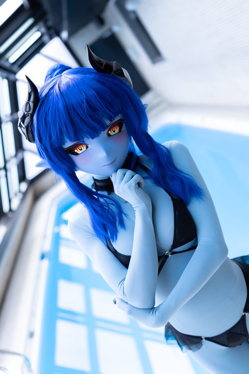 SuccubusLuxy's tweet photo. オリジナルの悪魔っ子をお迎えしました！ルクちゃんって呼んでください！
キャラデザイン：@self_soilwork2 
📷 @bs_ebren 
🎭 @NewfacedolL 
#kigurumiㅤㅤ 
#例のオフ https://t.co/VQOotSEL37