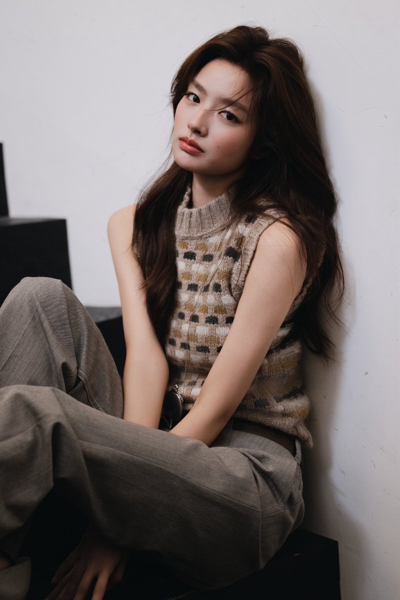 ruohaj's tweet photo. kepping it cozy in cream and coffee tones, with a little time to daydream. https://t.co/DoVC2PENJw