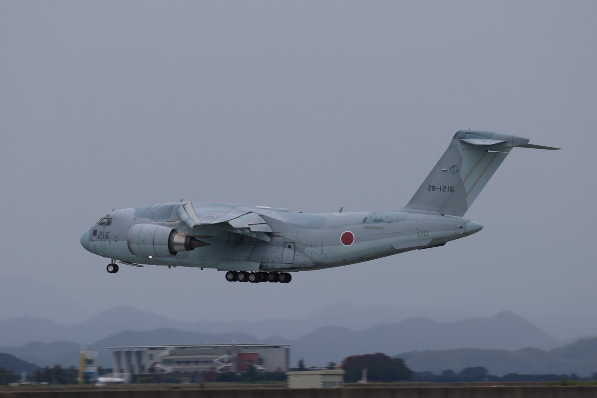 MIRAGE_E_R's tweet photo. 10/04
昼過ぎから展開
C-2 UTPとTTJから帰還
他定期便とドクヘリ帰投、エアソウル見れるのもあと少しかな。
#米子空港 https://t.co/mtHBp9jzVy