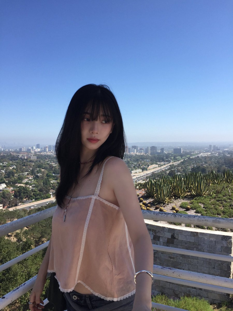 kariinayoo's tweet photo. Surrounded by the most beautiful scenery, crystal-clear skies, and views that look straight out of a dream. But then my boyfie said, “You’re the most beautiful thing here.” Babe, I was trying to admire the view, not fall in love with you all over again. https://t.co/nysEFYIvLI