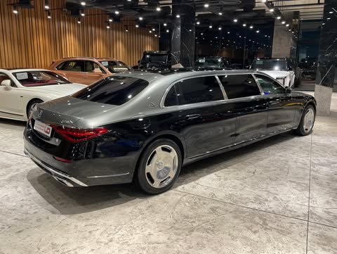 competitionreal's tweet photo. 6-door Mercedes Maybach S680 ✨ https://t.co/CyjDyzES24