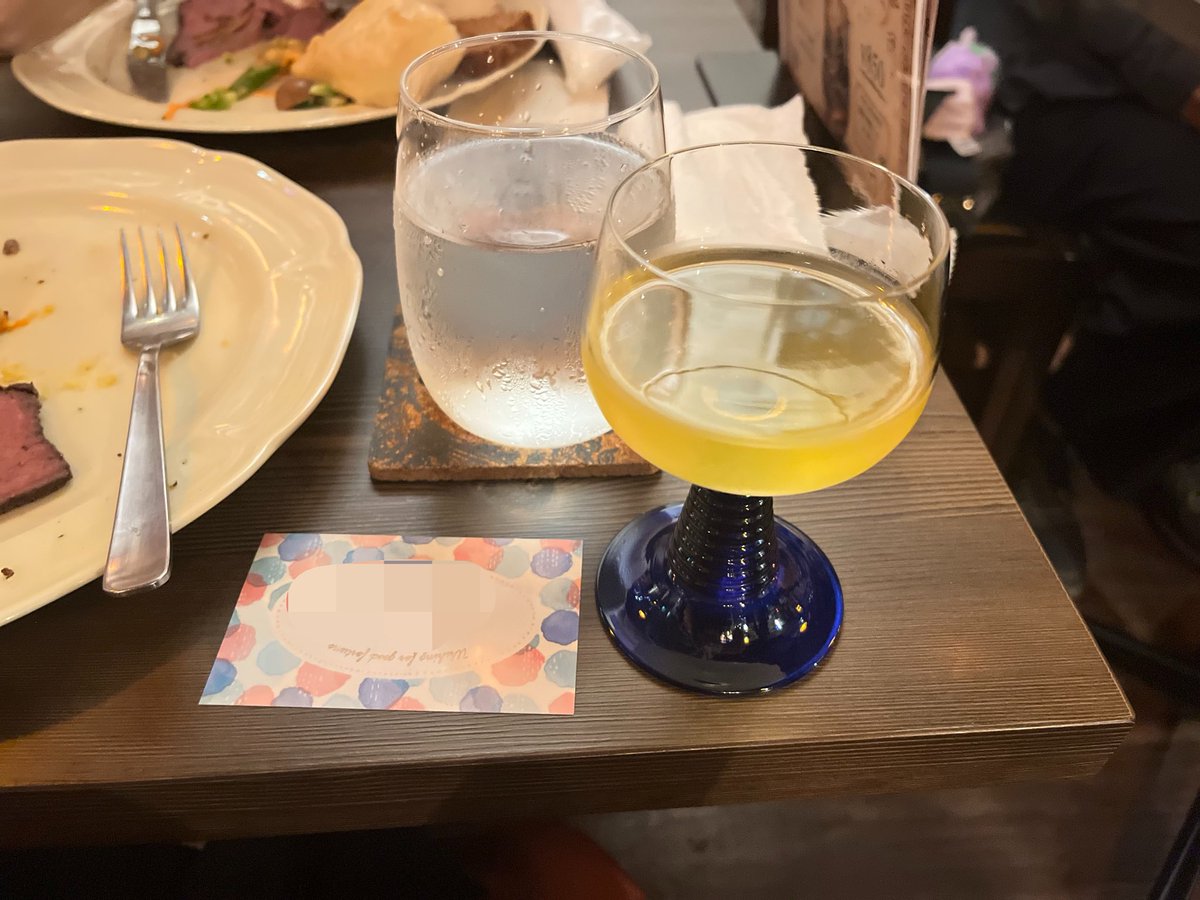 contra_lemon345's tweet photo. #月猫とリュート ライブに参戦いたしました✨

美しい音色に、美味しいお食事に、終始癒されるひとときでございました✨

リュートとハーディガーディ、ミードについて理解を深めることができて興味深かったです！

スモークミード商品化したら爆買い不可避…！！！ https://t.co/nOd0c3vWK6
