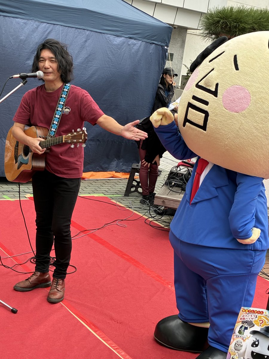 yUtakyaoneness's tweet photo. 松戸さん、なしこまどんに会いに松戸まつりに行ってきた！
松戸さんと石田洋介さんのコンビはいつ見ても最高です！！
なしこまどんにもギリギリお会いできて良かった！！

あと白井悟兄貴が行政書士頑張ってました！😳
役者業もタイミングが合えばまた復活すると嬉しいお言葉をいただけた！！😁 https://t.co/s4Ssz4wZm1