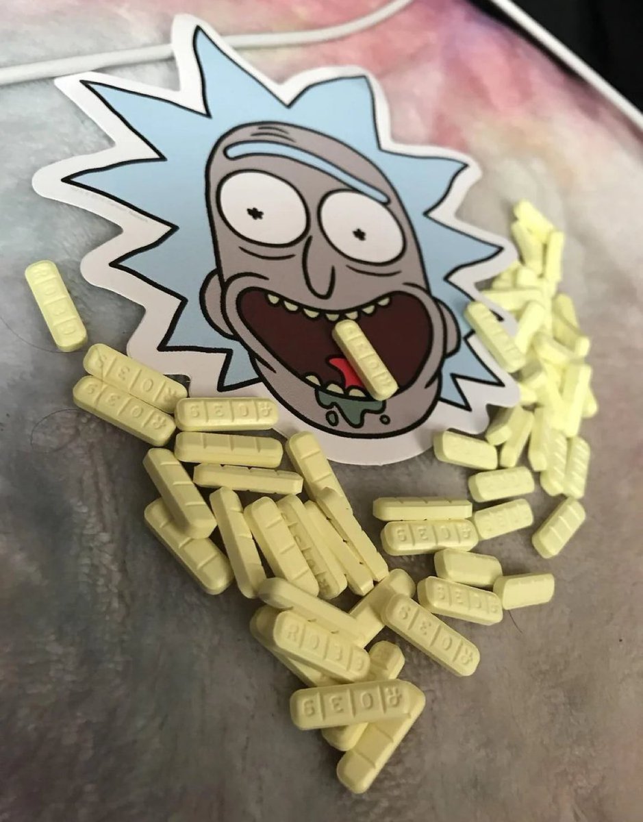 AlyepMartin's tweet photo. 2mg yellows
Lmfao, funny pic i decided to take. Picked these up yesterday from the pharmacy off my prescription. Cheers 🤙🏻💛🙏 https://t.co/Wwdk9fY894